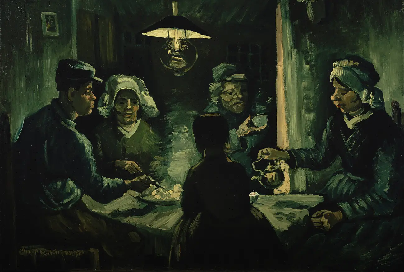 Peinture sombre : cinq paysans autour d'une table, sous une lampe à pétrole ; un homme et une femme se servent dans un plat de pommes de terre, une autre femme verse du café.